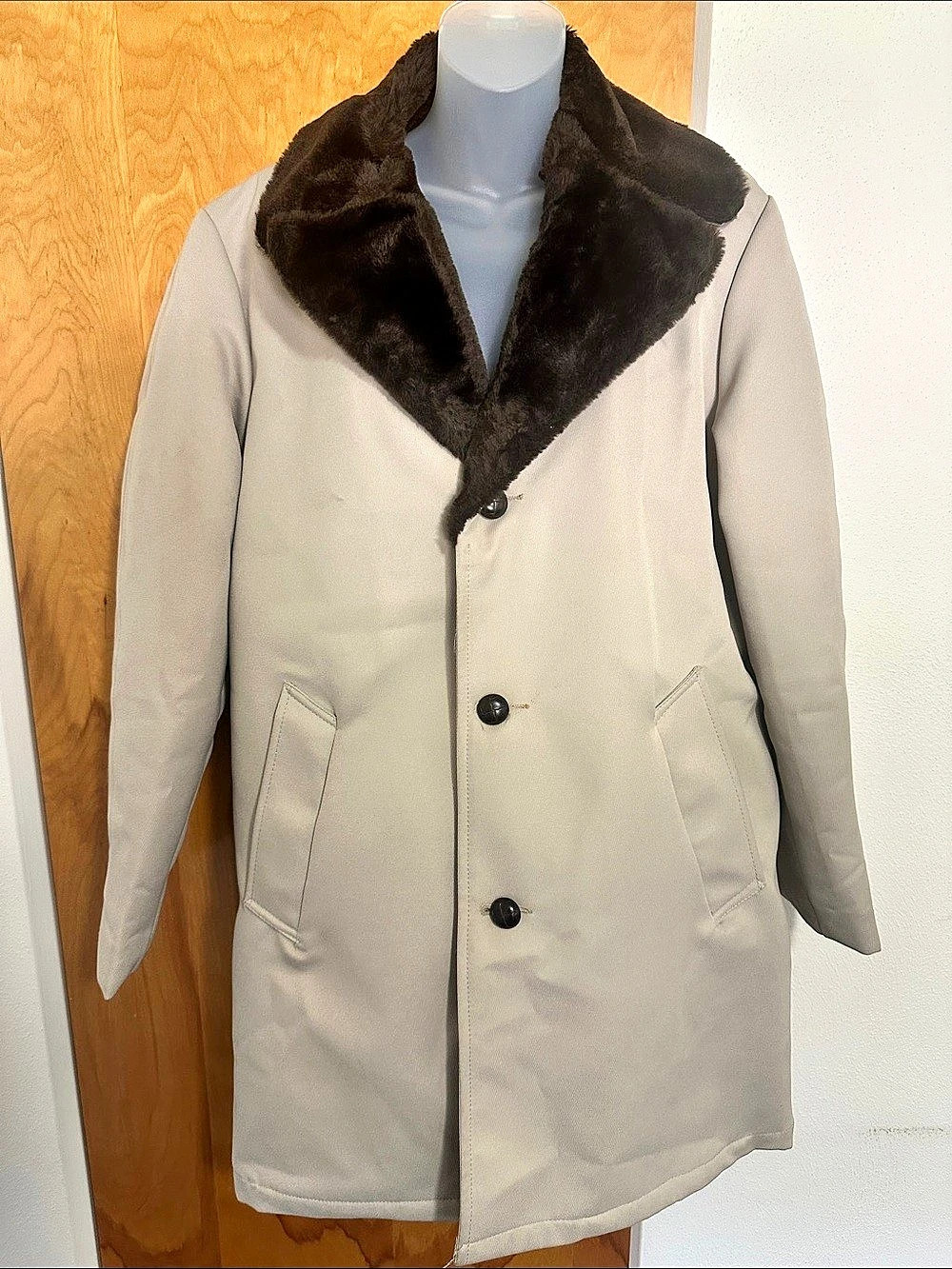 Vintage Lakeshire Men's Faux Fur Collar Coat in Cream Like New